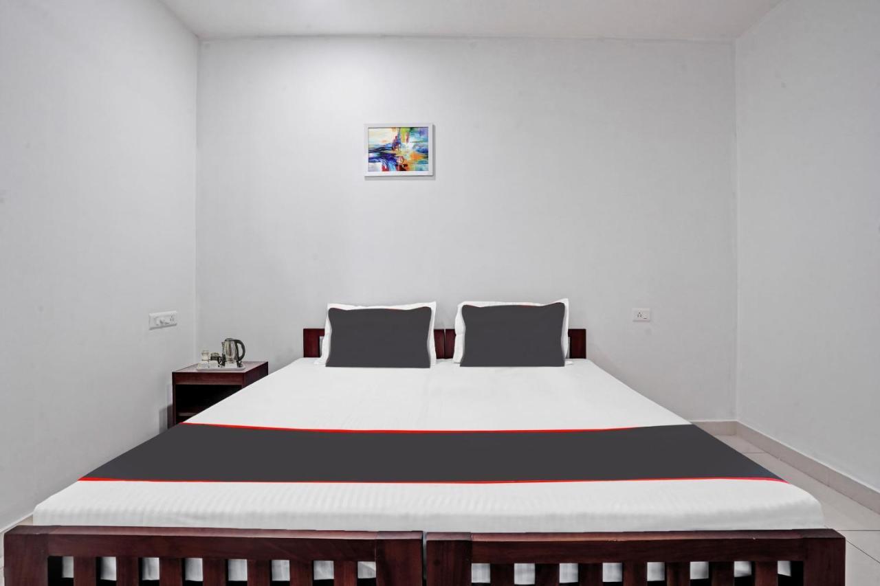 Collection O White House Pearl Hotel Kochi Eksteriør billede