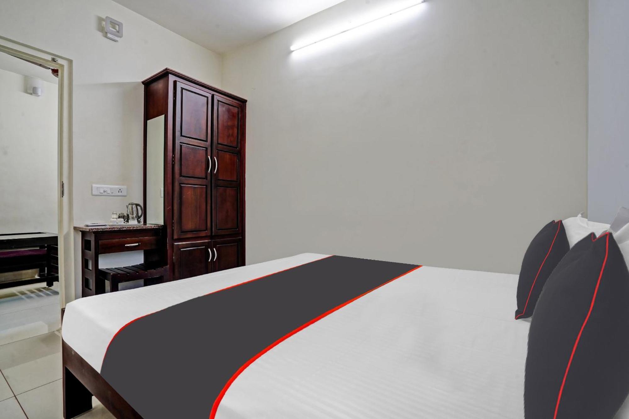 Collection O White House Pearl Hotel Kochi Eksteriør billede